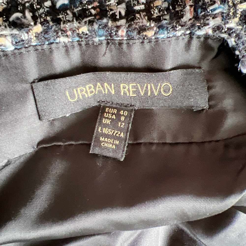 Textured Mini Skirt - Picture 6 of 8